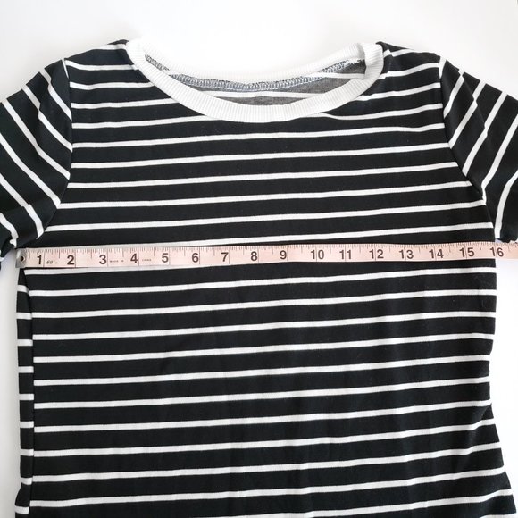 Striped Black & White Ringer Tee Short Sleeve 90s Vibes // Size Small - Picture 6 of 7